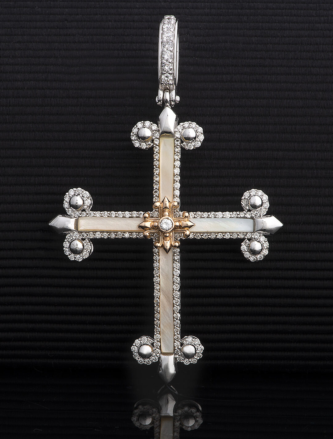 Croce Excalibur Giglio Magnum dorata